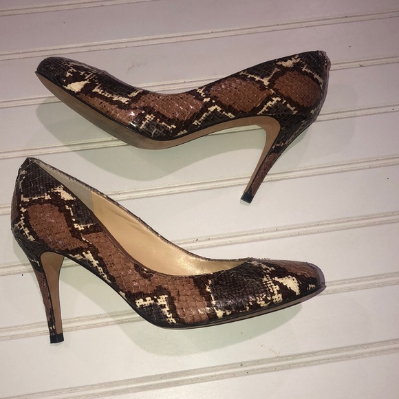 Ivanka Trump snake print round toe heels - Picture 5 of 9